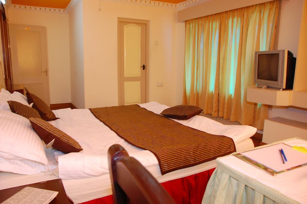 Hotel Gurupriya Kodaikanal Room photo